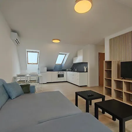 Apartmán 72 *